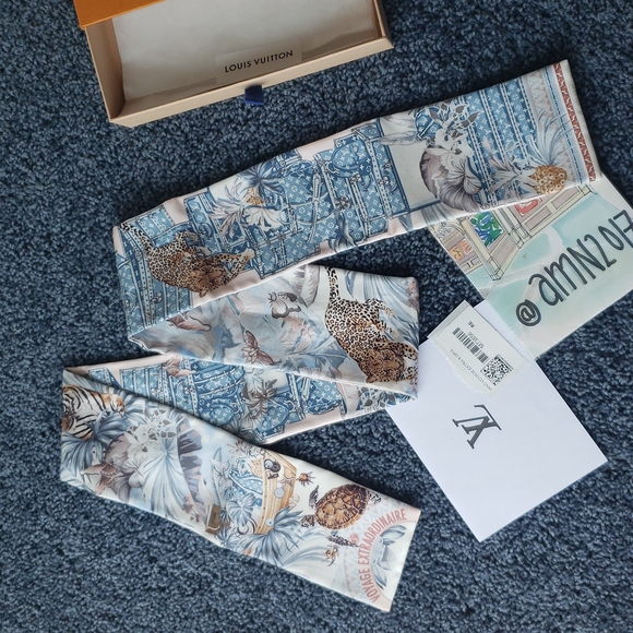 Louis Vuitton Voyage Extraordinaire Bandeau - Picture 2 of 8